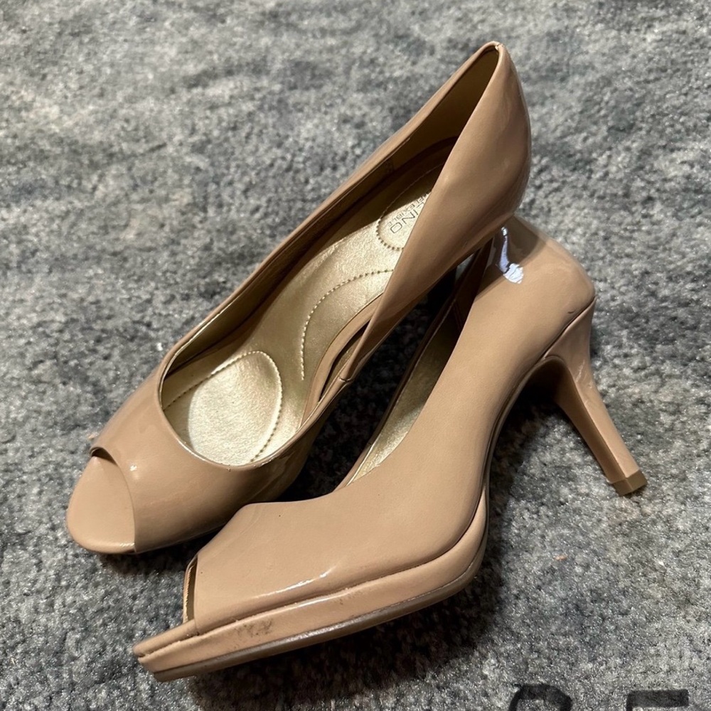 Bandolino Nude Peep-Toe Heels